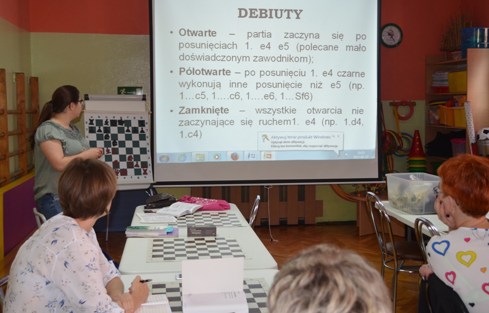 Zajęcia szkoleniowe z nauczycielkami prowadzi Olga Lisowska